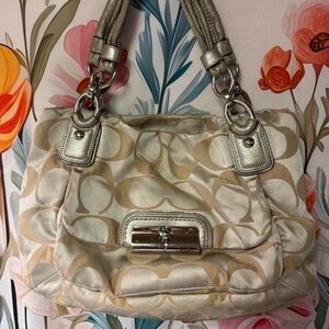 Vintage Coach Beige w/Silver Herdware Shoulder Bag